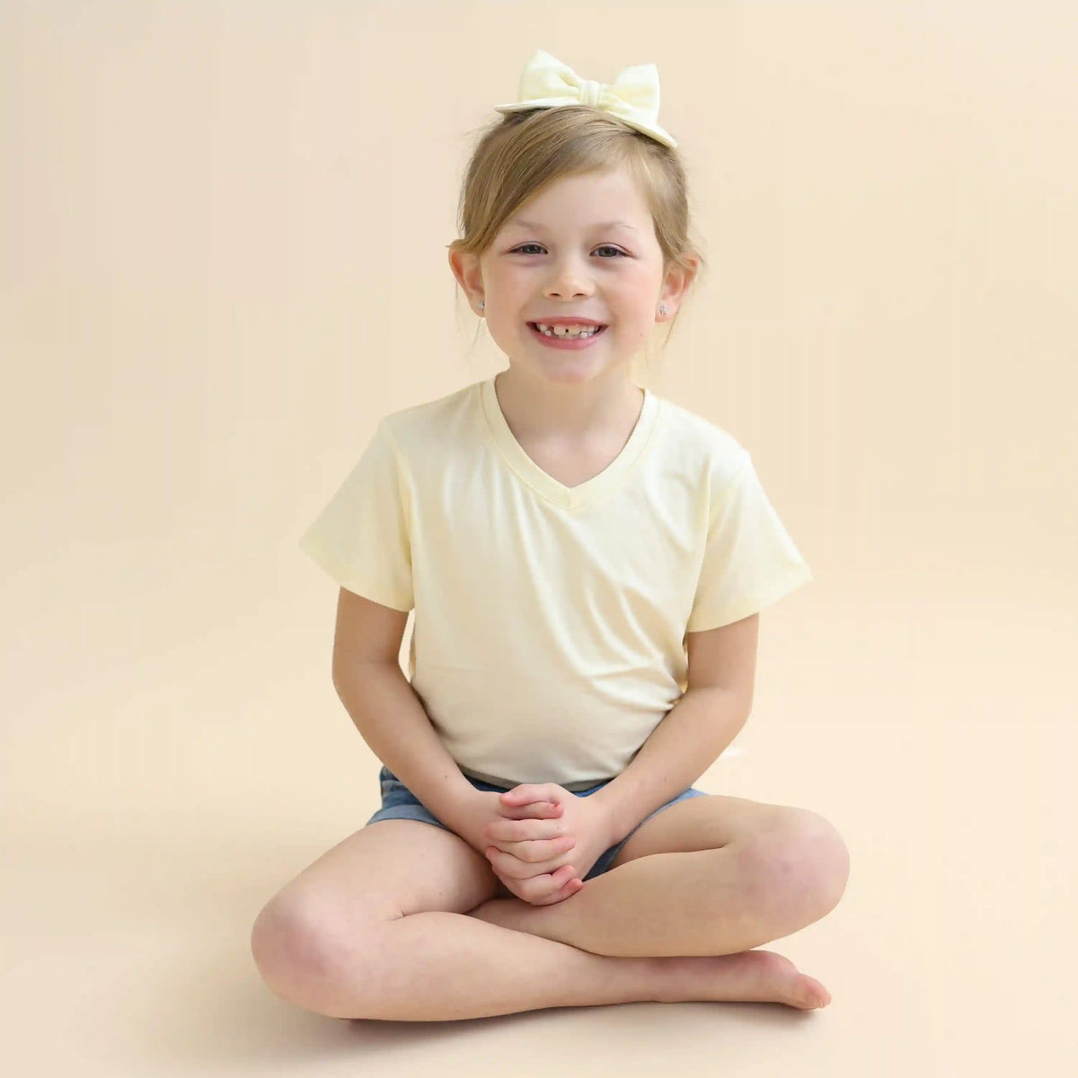 Medium Alligator Clip Bow in Chamomile