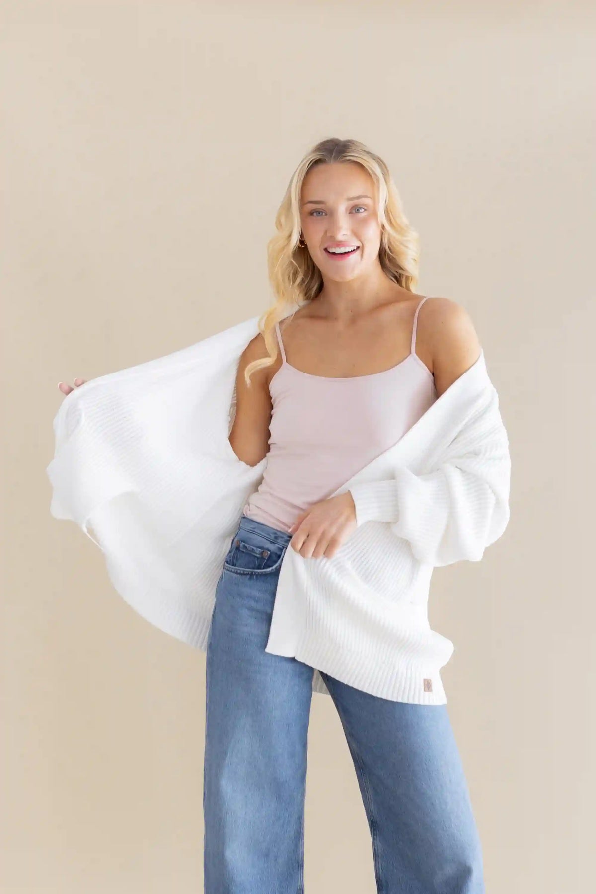 Chunky Knit Women's Oversized Cardigan in Cloud