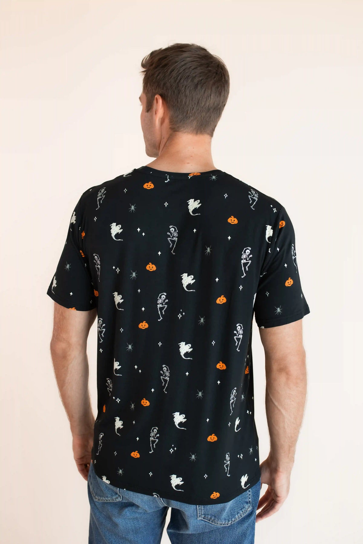Men's Crew Neck Tee in Halloween Friends