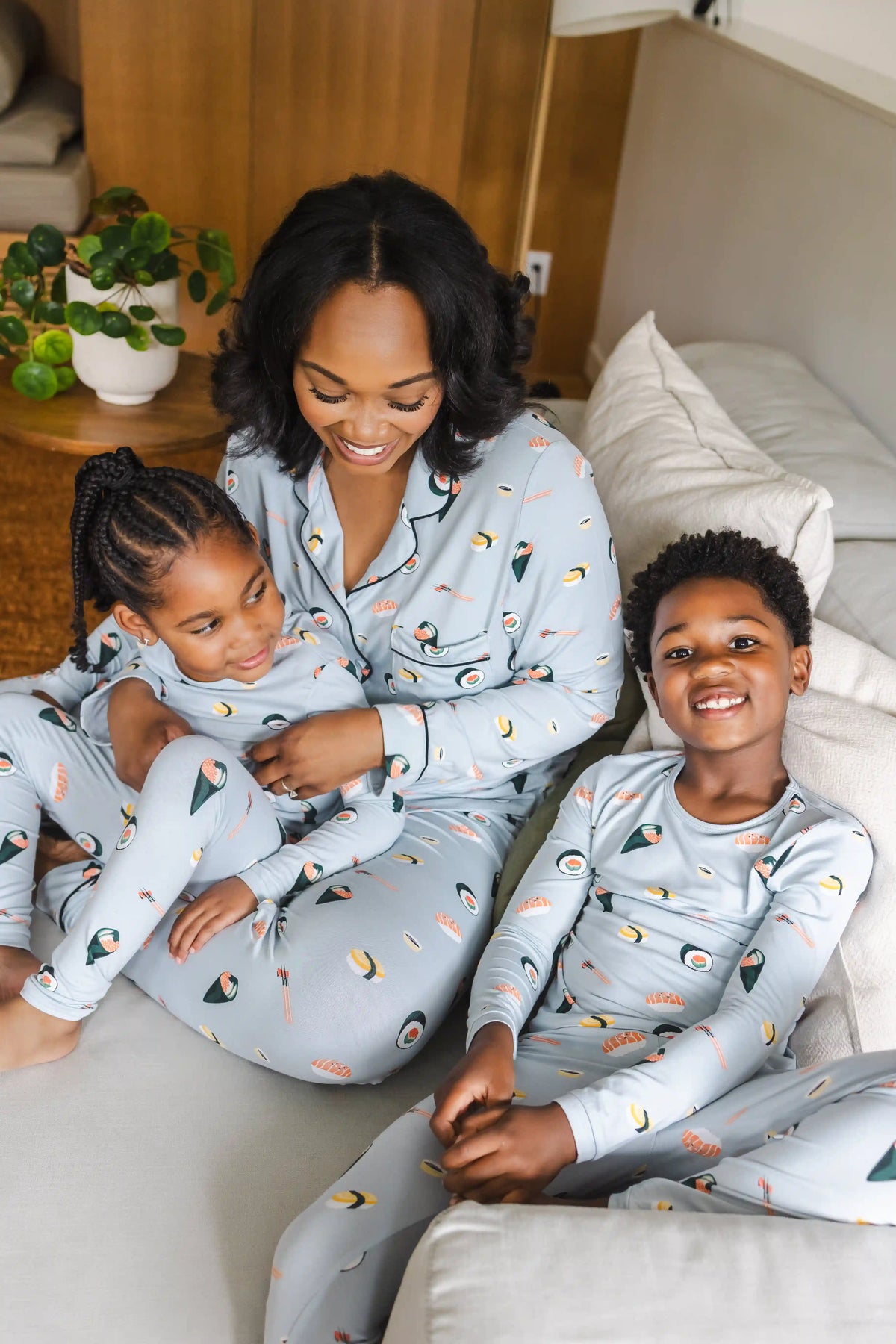 Long-Sleeved Women's Pajama Set in Ice Sushi