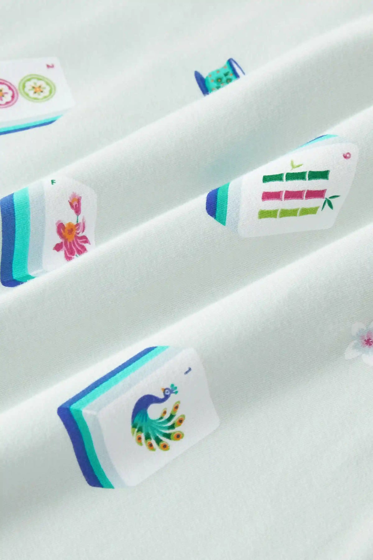 Long-Sleeved Women's Pajama Set in Dew Mahjong