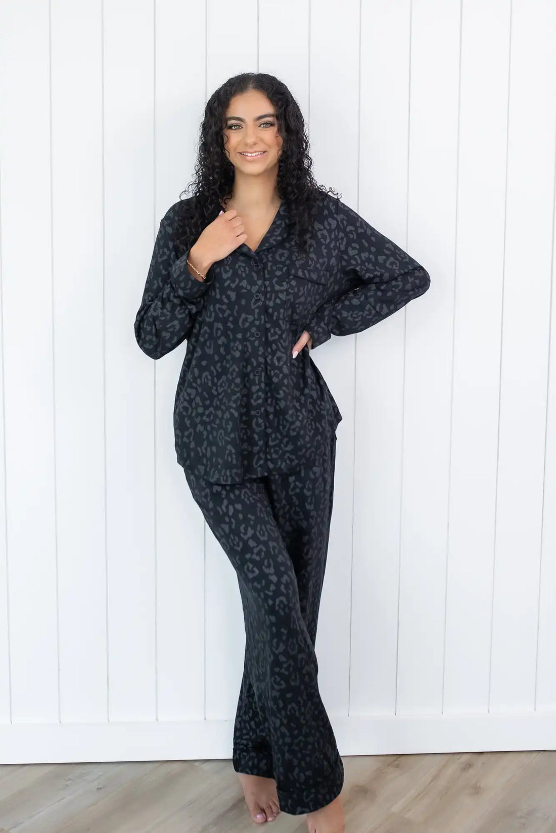 Long-Sleeved Women's Pajama Set in Midnight Leopard