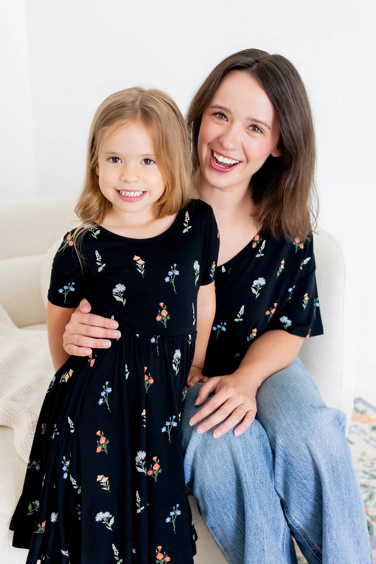 Women's Oversized V-Neck Tee in Midnight Wildflower