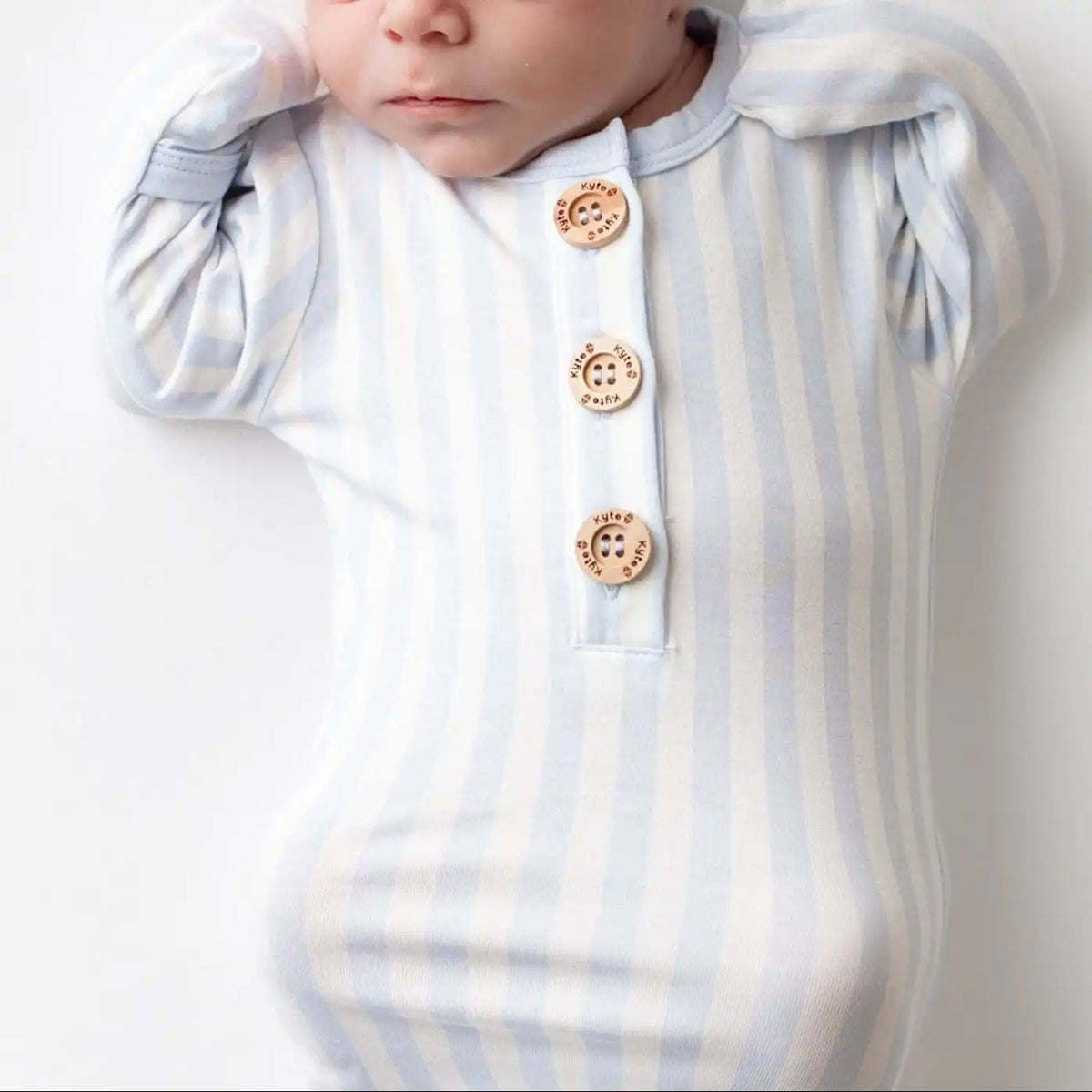 Knotted Day Gown with Hat Set in Small Mist Stripe