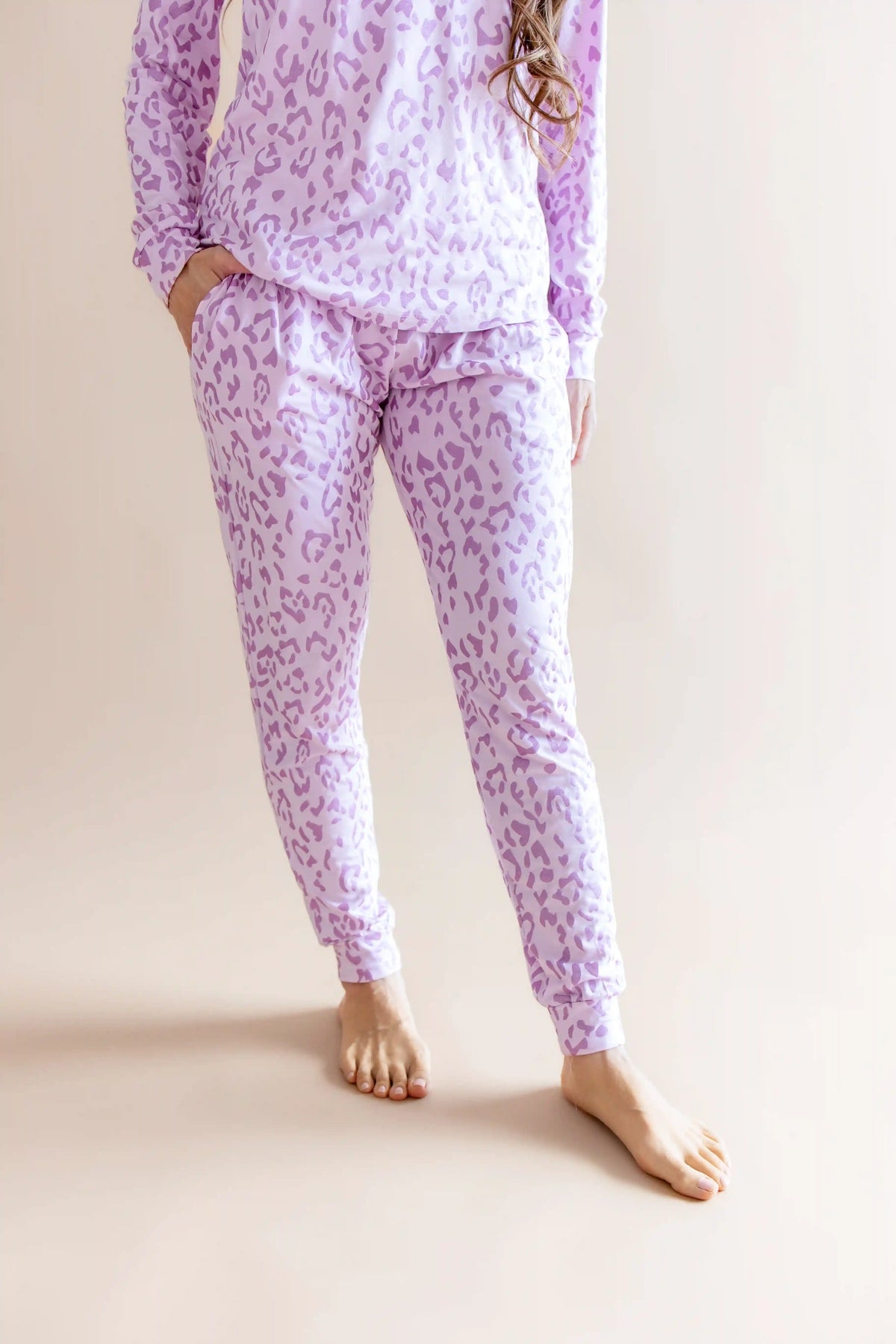Women's Jogger Pajama Set in Thistle Leopard