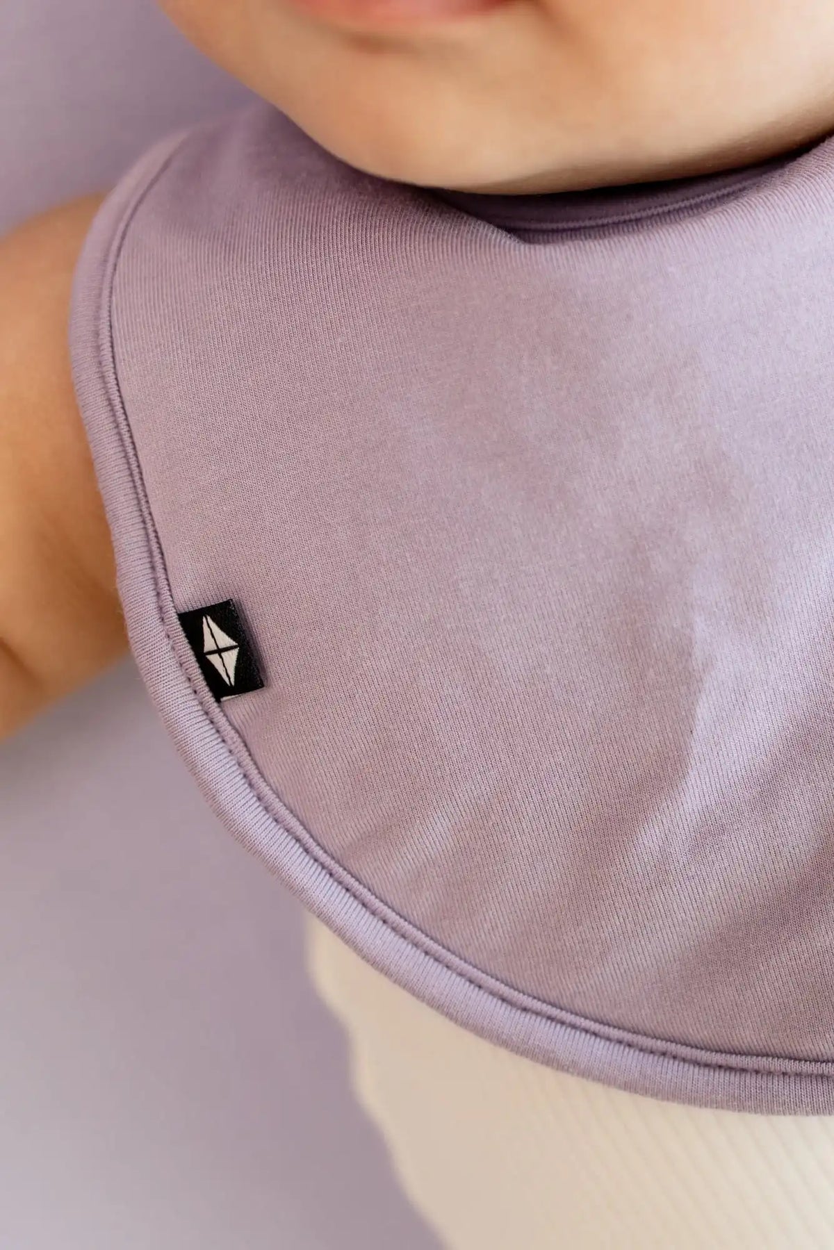 Cushy Bib in Taro