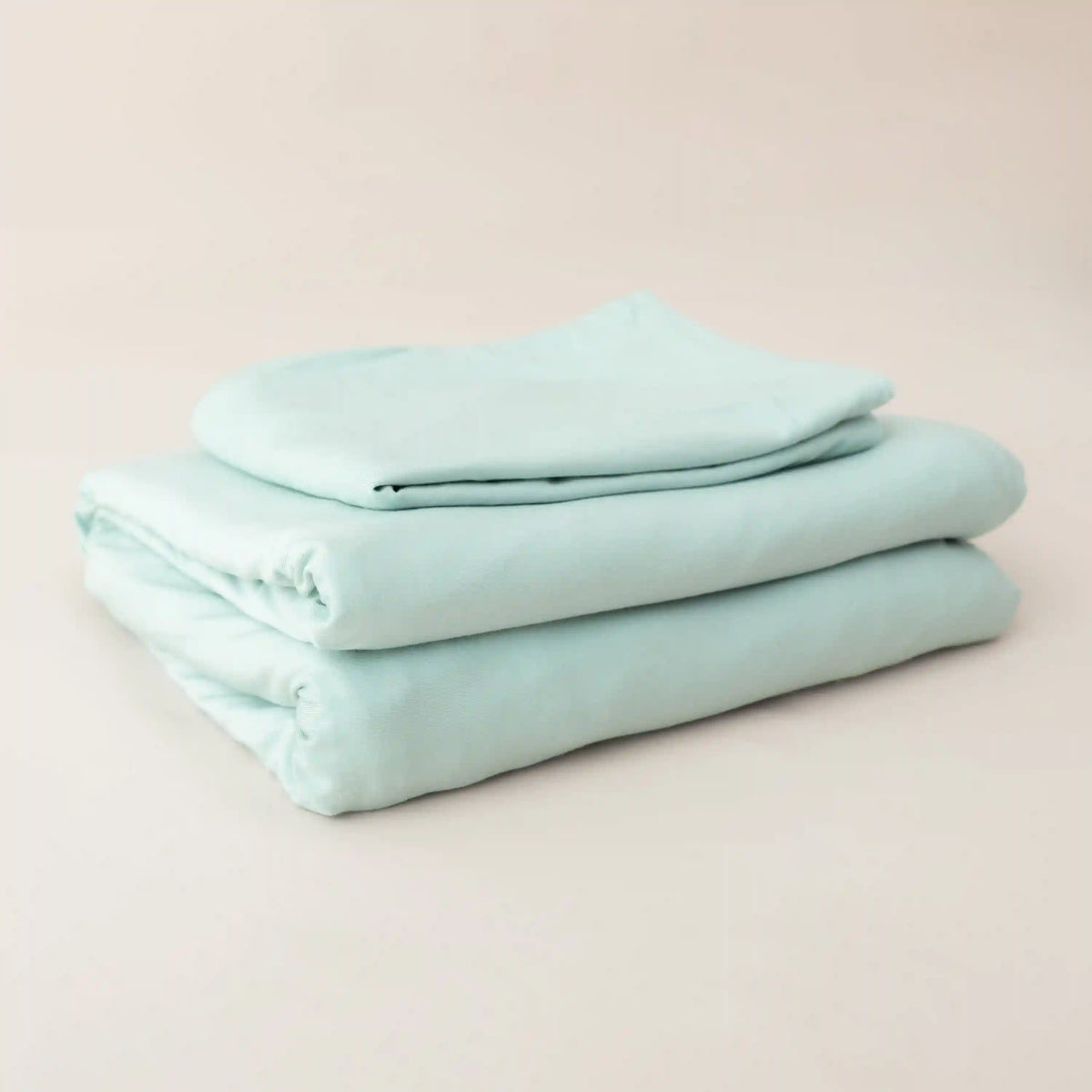 Fitted Sheet with Pillowcases in Sage