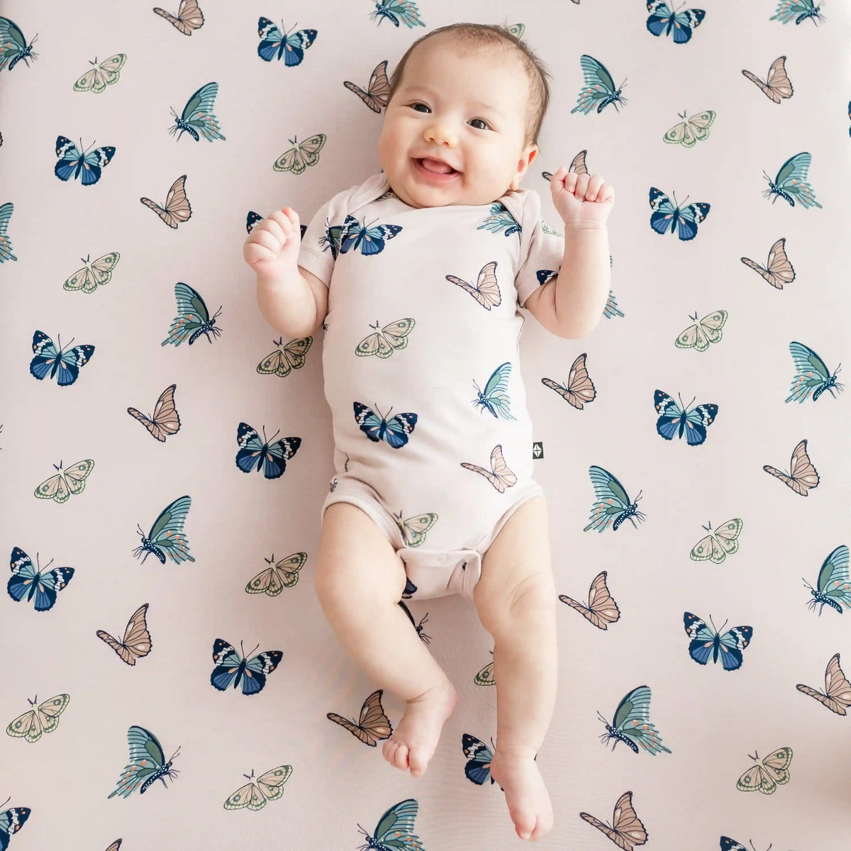 Crib Sheet in Blush Butterfly